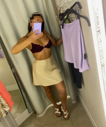 Живу в Москве, и я здесь, чтобы подарить тебе незабываемые моменты наслаждения. У меня есть все, чтобы расслабить и удовлетворить тебя - от массажа и ролевых игр до экспериментов в постели. Мои услуги позаботятся о твоем блаженстве, а мои красивые фото точно сведут тебя с ума. Доверься моим нежным рукам и ощути настоящий удовольствие 🌸💋 Не забывай читать отзывы обо мне - они подтверждают мою безупречную репутацию и заставляют возвращаться снова и снова. Получи свою долю наслаждения со мной - ты этого достоин, моя любимая! 💕🔥 807, 33 года